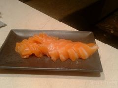 三文鱼刺身-广州中心皇冠假日酒店-环市食坊·海鲜自助餐厅