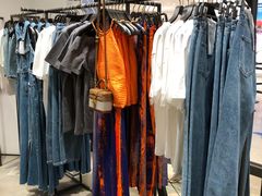 -URBAN REVIVO(西安Momopark店)