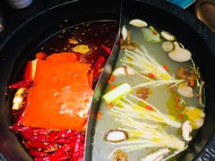 菌汤牛油鸳鸯锅-三个四川人火锅(华联商厦店)