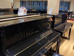 -柏斯音乐艺术中心·钢琴·吉他(上音店)