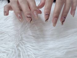 -董小姐日式美甲美睫·皮肤管理