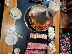 -果松木炭酸菜铜火锅·外婆参鸡汤