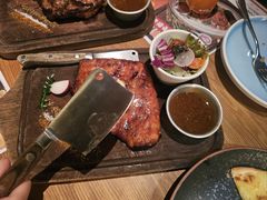 炙烤松板猪排配黑胡椒蜂蜜汁-绿茵阁牛扒餐厅(客村店)