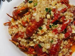 -肥肥虾庄·金牌油焖大虾(首义路店)