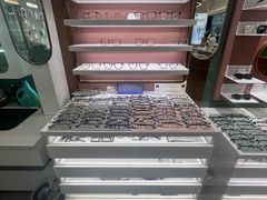 -GOOMI久米眼镜·蔡司·依视路·明月官方授权店(龙德紫金店)