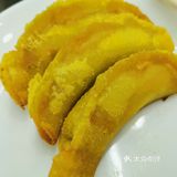 虾米在盆里堆成小山，一看就很满足