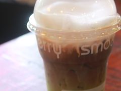 -莓园冰淇淋店