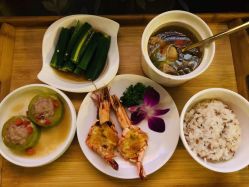 -卓玥国际月子会所(罗山路店)