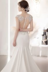 -艾米丽婚纱礼服