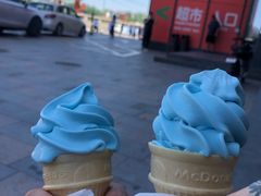 -麦当劳(展览路店)