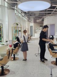 -PE SALON 