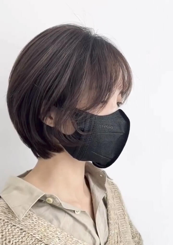 挂耳女生短发