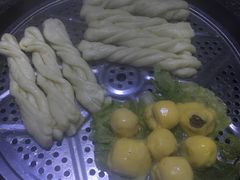 -粘豆包柴火铁锅炖