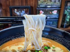 麻辣擔擔麵-二撇鸡
