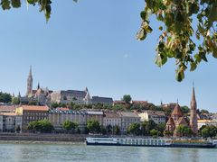 -多瑙河畔鞋履雕塑