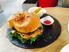 -HIGH FIVE哈福手工汉堡(桂林路店)