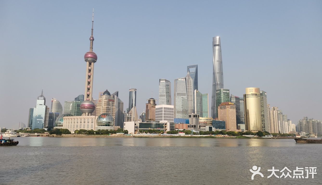 趁着儿童节到南京路，一路逛到那里