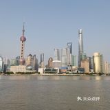 趁着儿童节到南京路，一路逛到那里