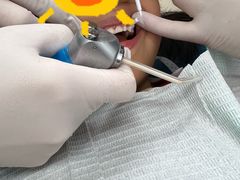 -瑞尔齿科(上海长风大悦城店)