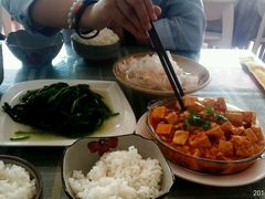 -天天向上素食餐厅(五台山店)