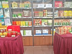 -广东大厦酒店(广州北京路步行街纪念堂地铁站店)