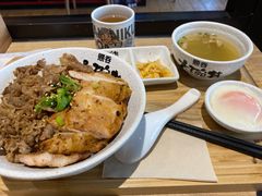 大碗过瘾双拼-熊吞·大碗丼烧肉饭(西市场嘉华店)