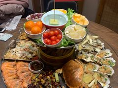 小海标准-日进一片海.生腌海鲜火锅.宵夜烧烤(三里屯总店)