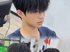 -鸿通城购物中心