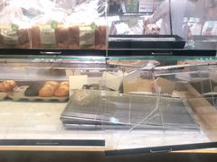 面包甜点陈列柜-多乐之日(华贸天地店)
