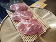 -臻牛烤肉