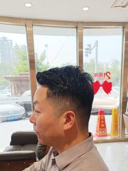 -一東造型烫发染发