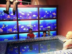 -金石蜡像馆