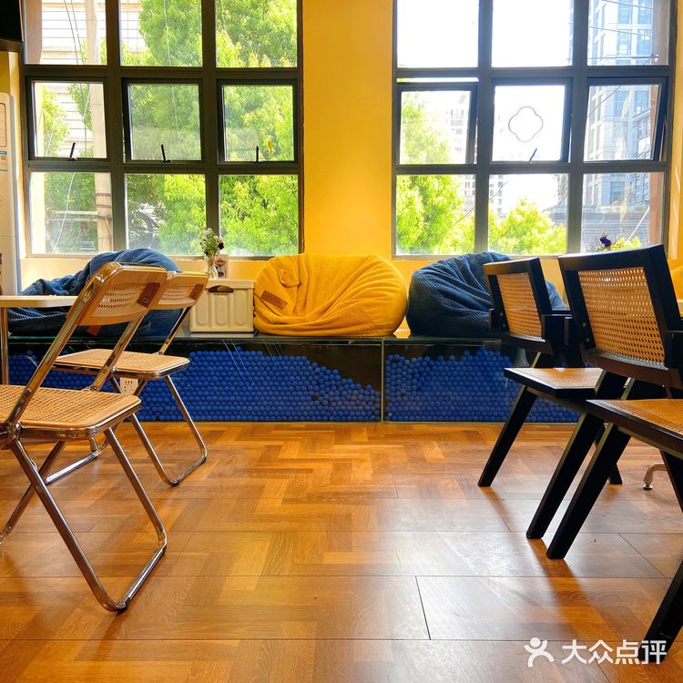 昆明老街角上的非正常咖啡馆