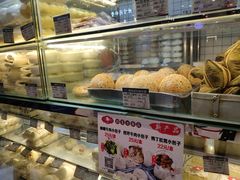 面包甜点陈列柜-白玉兰食品甜凤店(合生汇店)