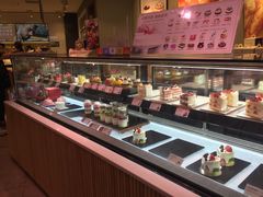面包甜点陈列柜-巴黎贝甜(龙之梦购物中心虹口店)