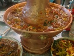 土司铜锅牛蛙（锅底）-浩海火烧云傣家菜(京广店)