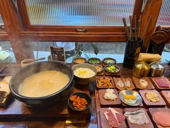 银米·来吃一碗好米线-银米·云南传统过桥米线(双廊黑金冠店)