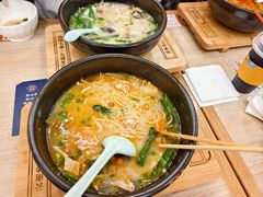 -花馬肆.云南过桥米线(汉神购物广场现场熬汤店)