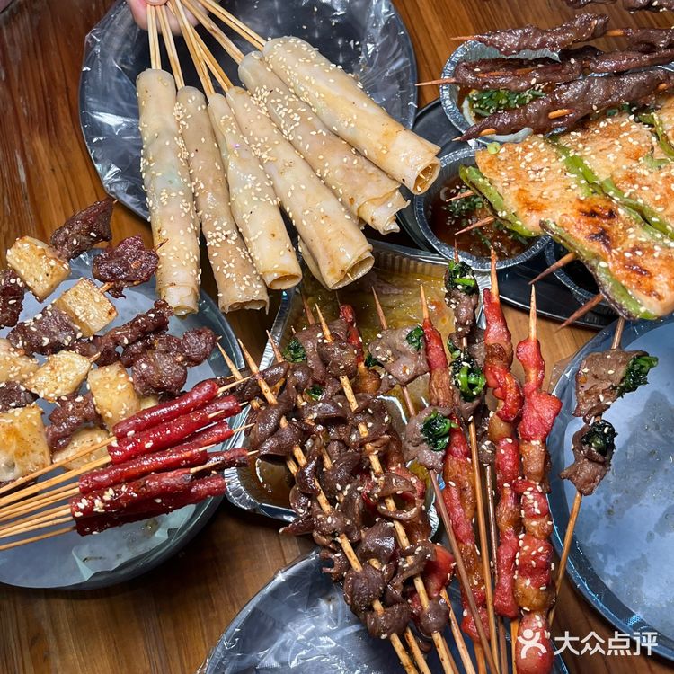 在普宁。。一定要去吃这家烧烤店。。巨好吃。。