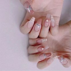 -悦指间美甲美睫