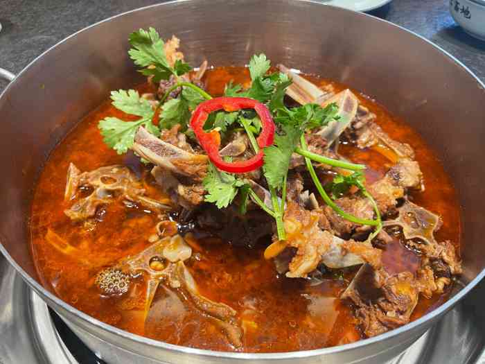 羊庄人家(谐海路店)-"服务差劲～其他的倒还可以～和朋友去吃饭～.