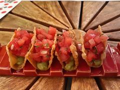 芝麻脆片配牛油果酱及西瓜莎莎-TOMATITO(无限极荟店)