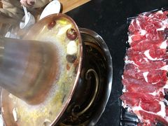 -果松木炭酸菜铜火锅·外婆参鸡汤