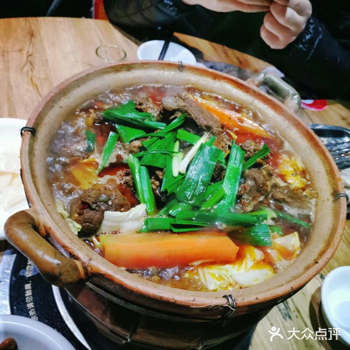 兄弟龙虾(胜太路总店)红焖羊腩煲图片