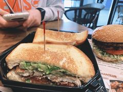 -The Habit Burger Grill 哈比特汉堡(世博店)