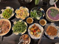 -Cuc Gach Quan Restaurant
