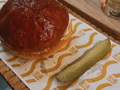 二十八天熟成汉堡-悠航SLOWBOAT(三里屯店)