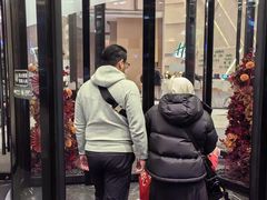 -上海南京路步行街假日酒店