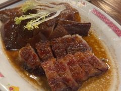 招牌烧鹅拼叉烧-猪肉婆私房菜(容桂总店)