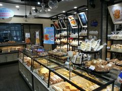 面包甜点陈列柜-卡吉诺动物奶油生日蛋糕(东明路店)